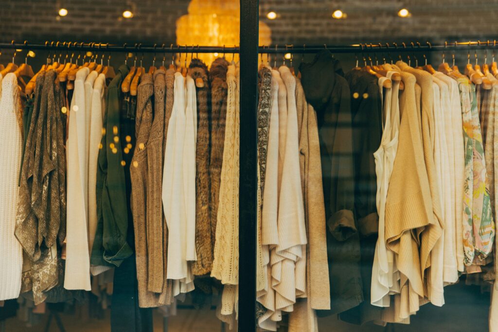 long-sleeve-shirts-on-clothing-rack-in-store